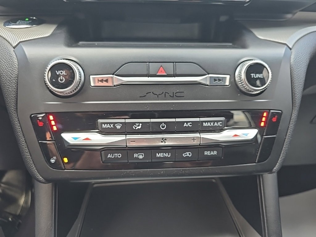 Used 2020 Ford Explorer XLT w/ Equipment Group 202A image 27