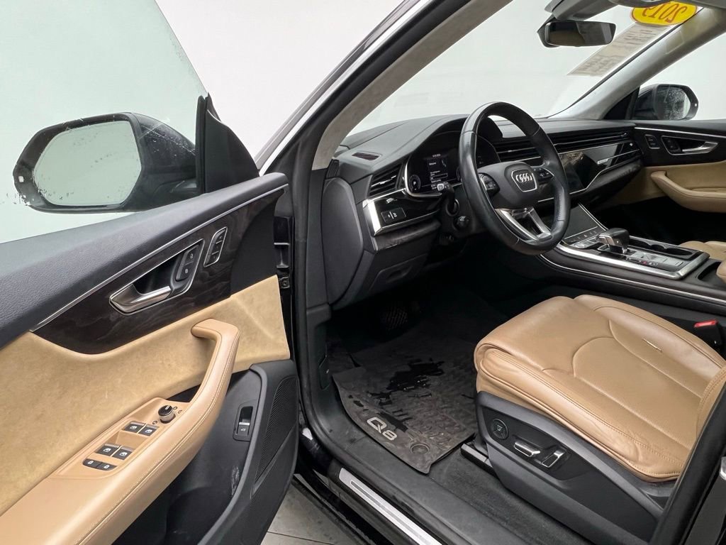 Used 2019 Audi Q8 Prestige w/ Luxury Package image 21