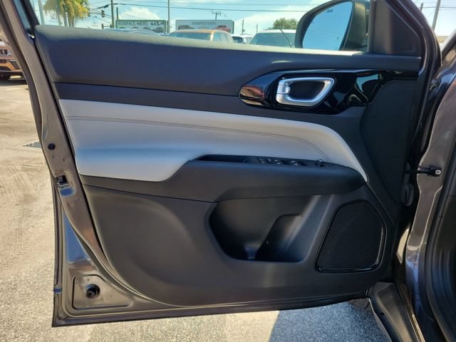 Used 2023 Jeep Compass Limited AWD/4WD image 18