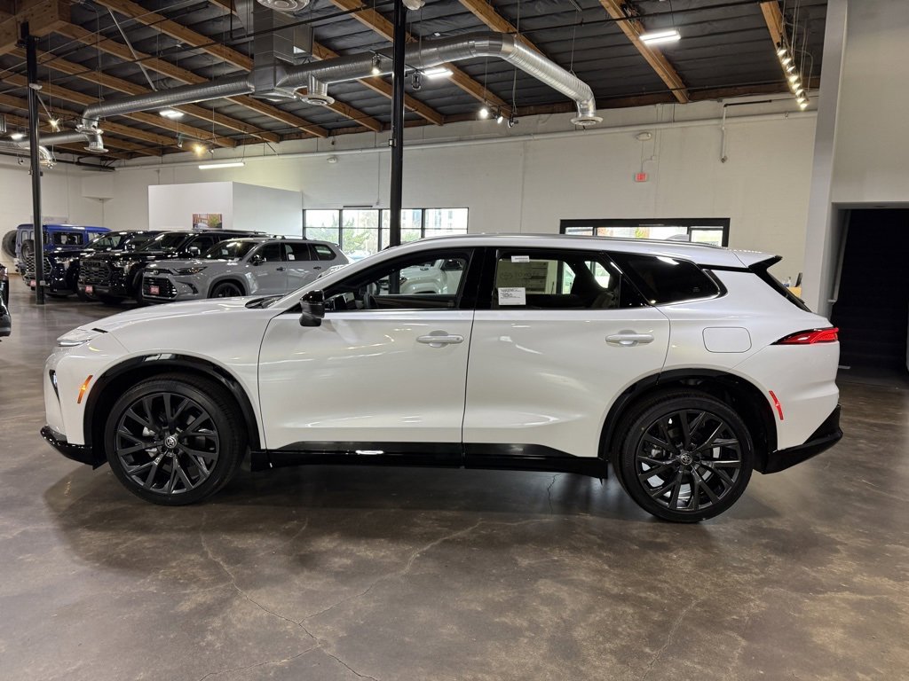 New 2025 Toyota Crown Signia Limited image 5