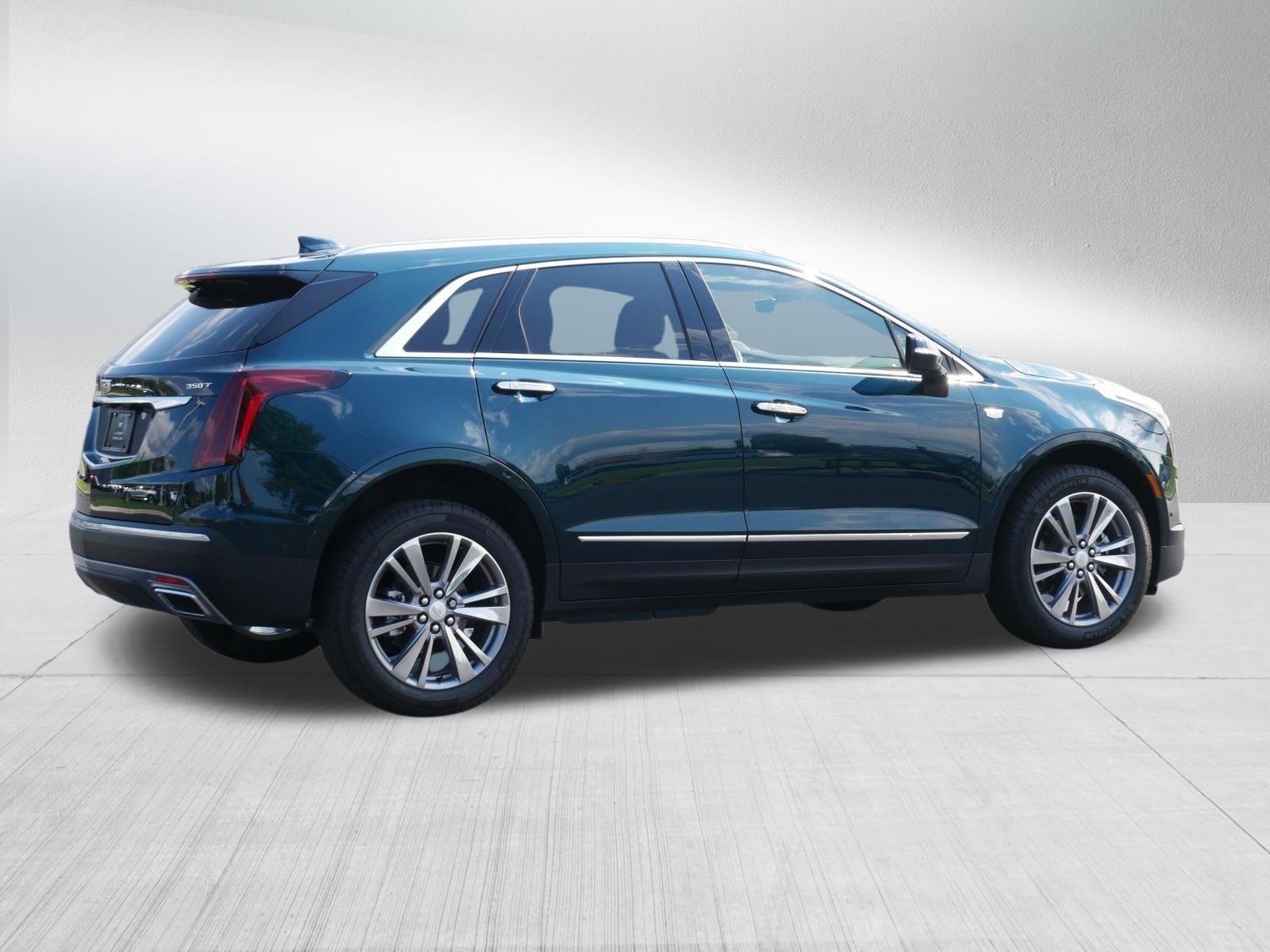 Used 2026 Cadillac XT5 Premium Luxury w/ LPO, Floor Liner Package AWD/4WD image 5