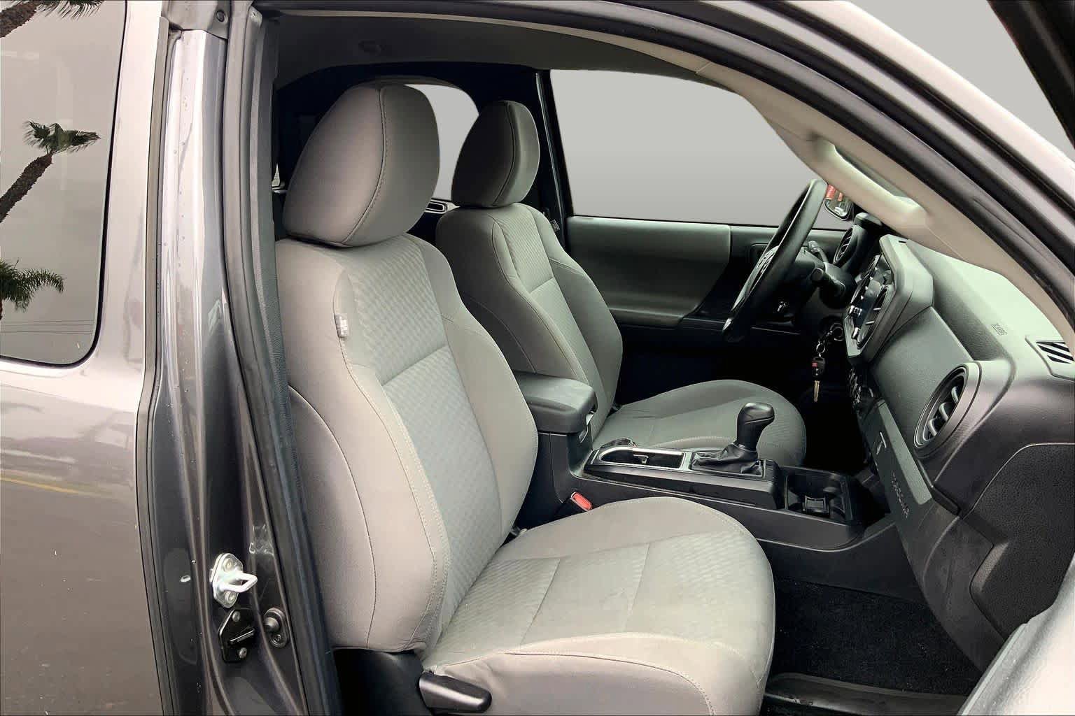 Used 2022 Toyota Tacoma SR w/ SR Convenience Package RWD image 8