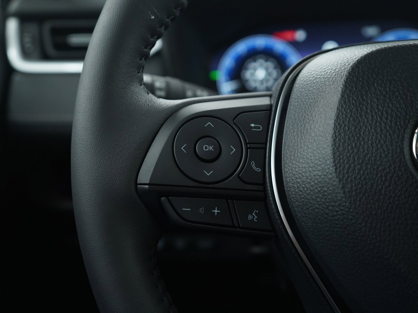 Used 2025 Toyota RAV4 Limited w/ Weather Package image 26