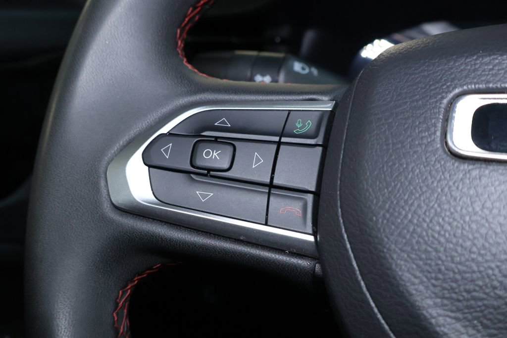 Used 2025 Jeep Compass Trailhawk AWD/4WD image 21
