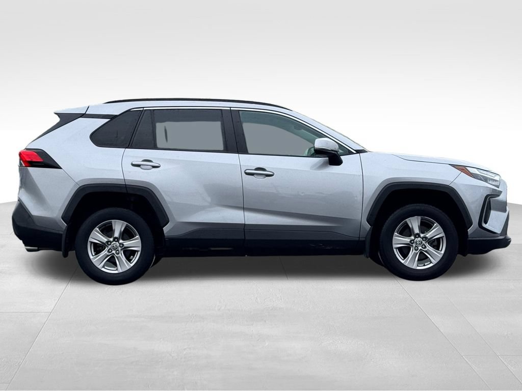 Used 2023 Toyota RAV4 XLE AWD/4WD image 8