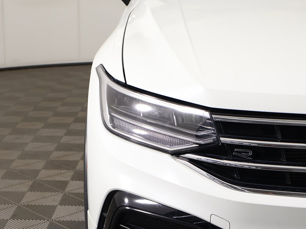 Used 2023 Volkswagen Tiguan SE R-Line FWD image 15