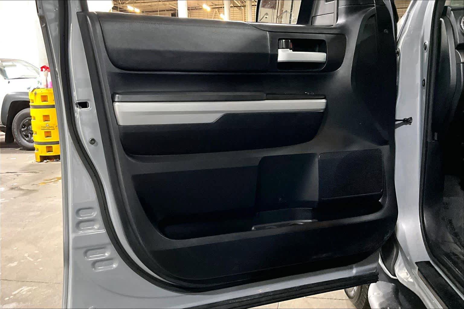 Certified 2021 Toyota Tundra SR5 AWD/4WD image 22