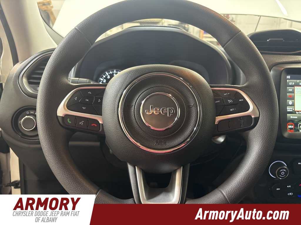 Used 2023 Jeep Renegade Latitude image 12