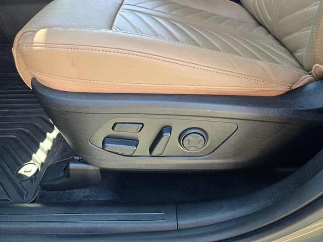 Used 2025 Kia Sorento SX Prestige w/ Olive Brown Leather Package AWD/4WD image 17