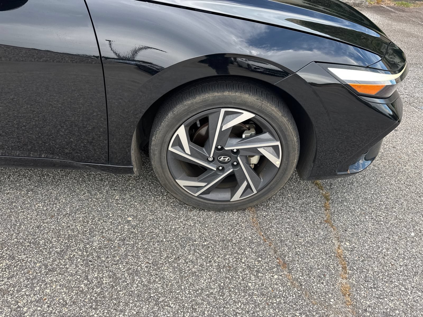 Certified 2025 Hyundai Elantra Limited FWD image 11