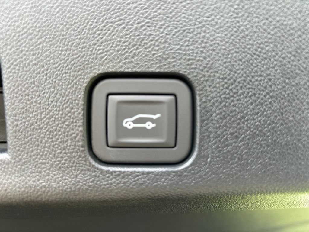 Used 2026 Buick Enclave Avenir w/ Super Cruise Package FWD image 13