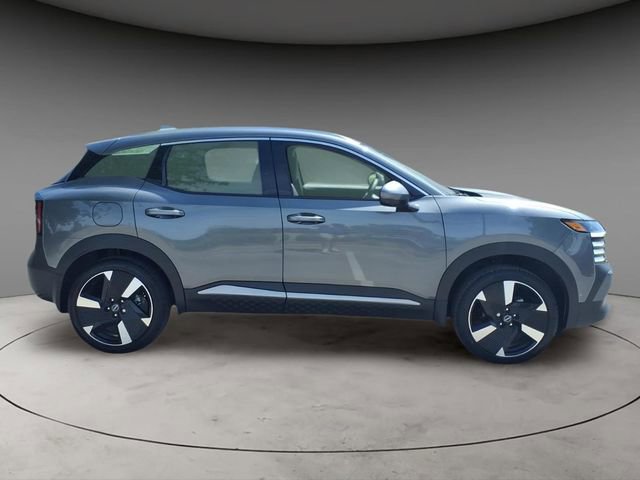 Used 2025 Nissan Kicks SR w/ SR Premium Package AWD/4WD image 10