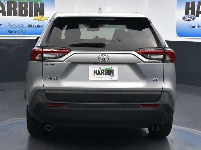 Used 2022 Toyota RAV4 LE FWD image 4