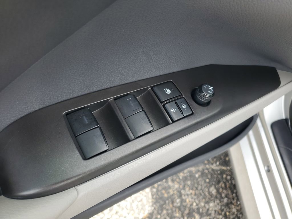 Used 2024 Toyota Camry LE w/ Convenience Package image 9