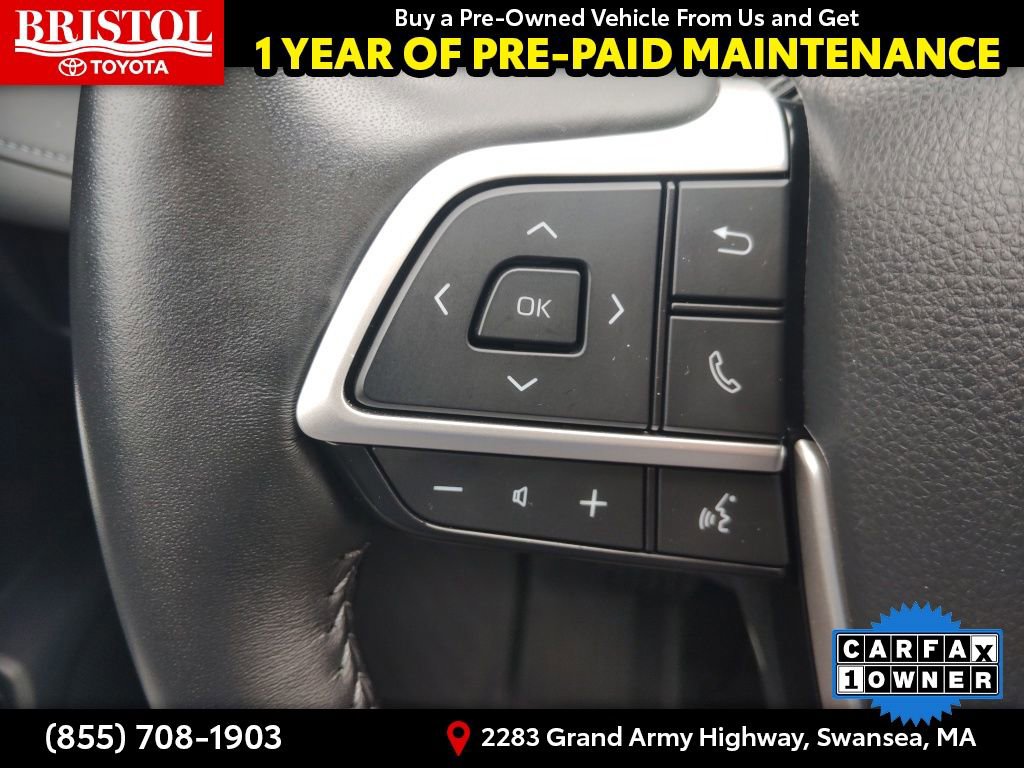 Used 2023 Toyota Highlander AWD image 32