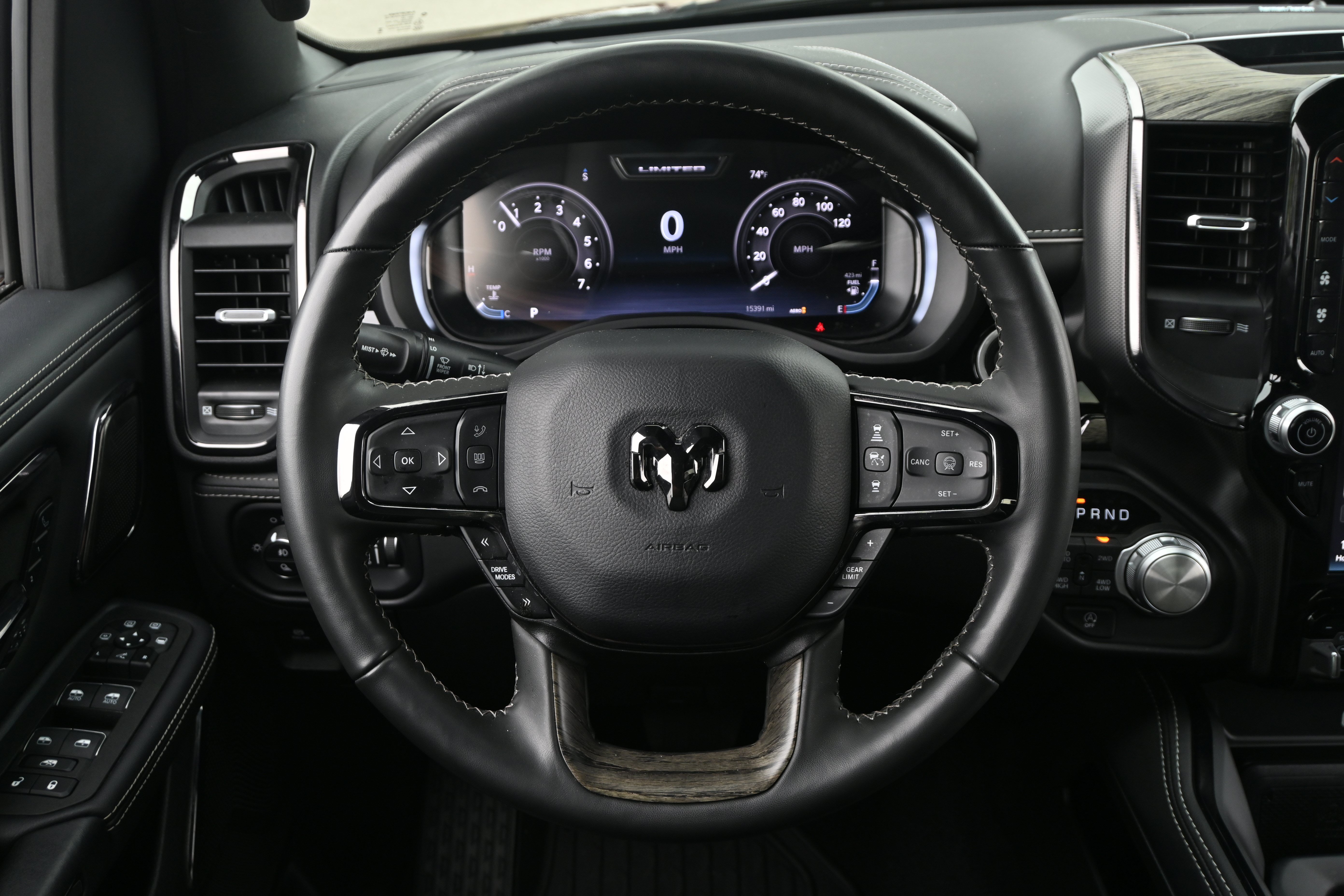 Used 2025 RAM 1500 Limited w/ Trailer Tow Group AWD/4WD image 17
