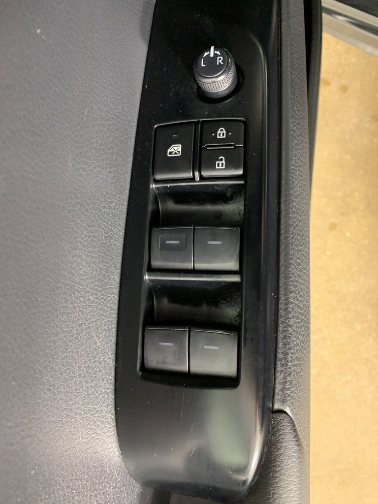 Used 2025 Toyota Camry SE image 17