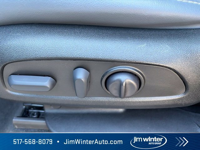 Used 2023 Buick Enclave Essence w/ Experience Buick Package AWD/4WD image 24