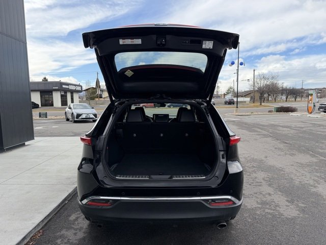 Used 2023 Toyota Venza XLE image 6