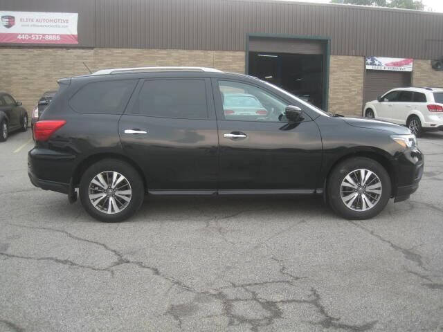 Used 2017 Nissan Pathfinder SV w/ SV Cold Weather Package image 4