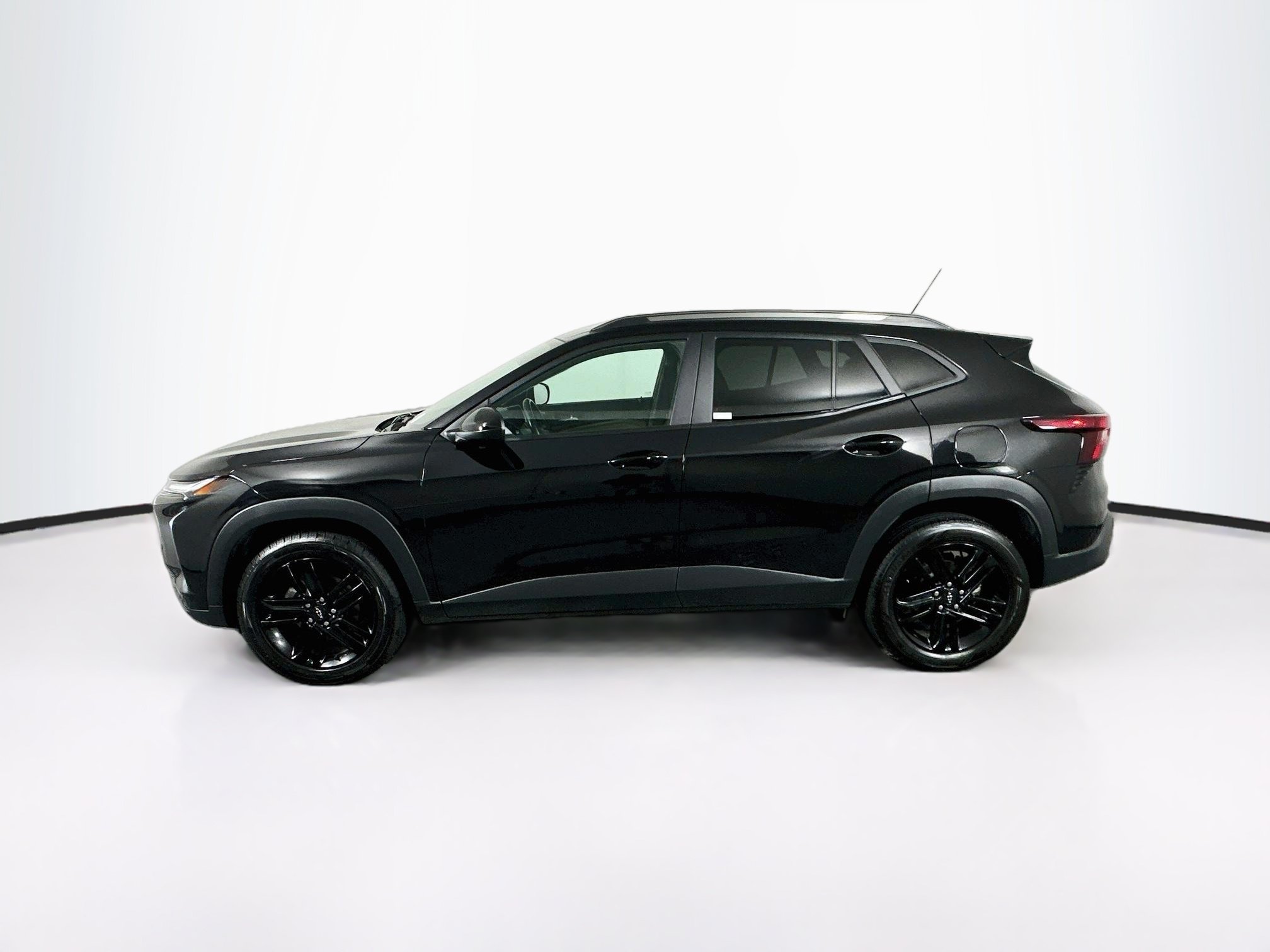 Used 2024 Chevrolet Trax ACTIV w/ Sunroof Package FWD image 4