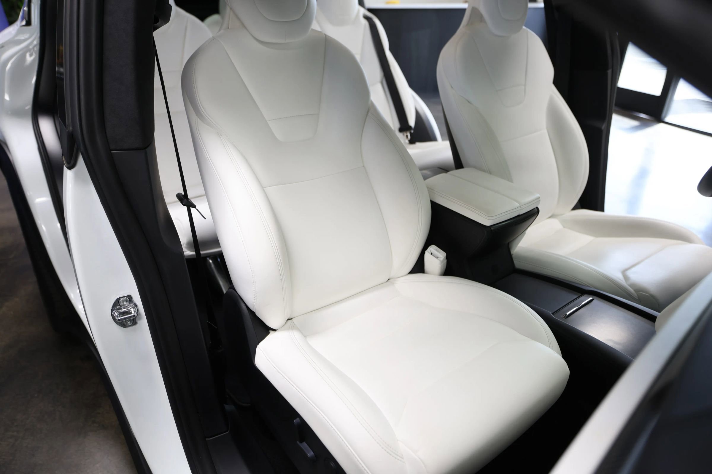 Used 2017 Tesla Model X 100D image 38