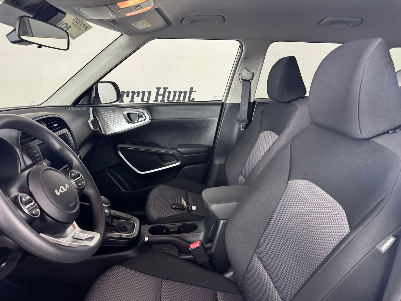 Used 2025 Kia Soul LX w/ LX Technology Package FWD image 17