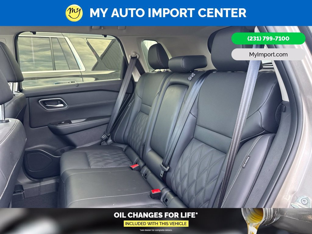 Used 2025 Nissan Rogue Platinum w/ Platinum Premium Package FWD image 25