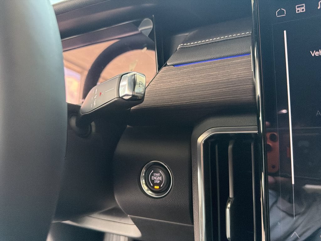 New 2027 GMC Acadia Denali FWD image 27