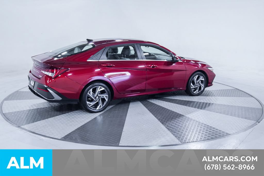 Used 2025 Hyundai Elantra Limited FWD image 10