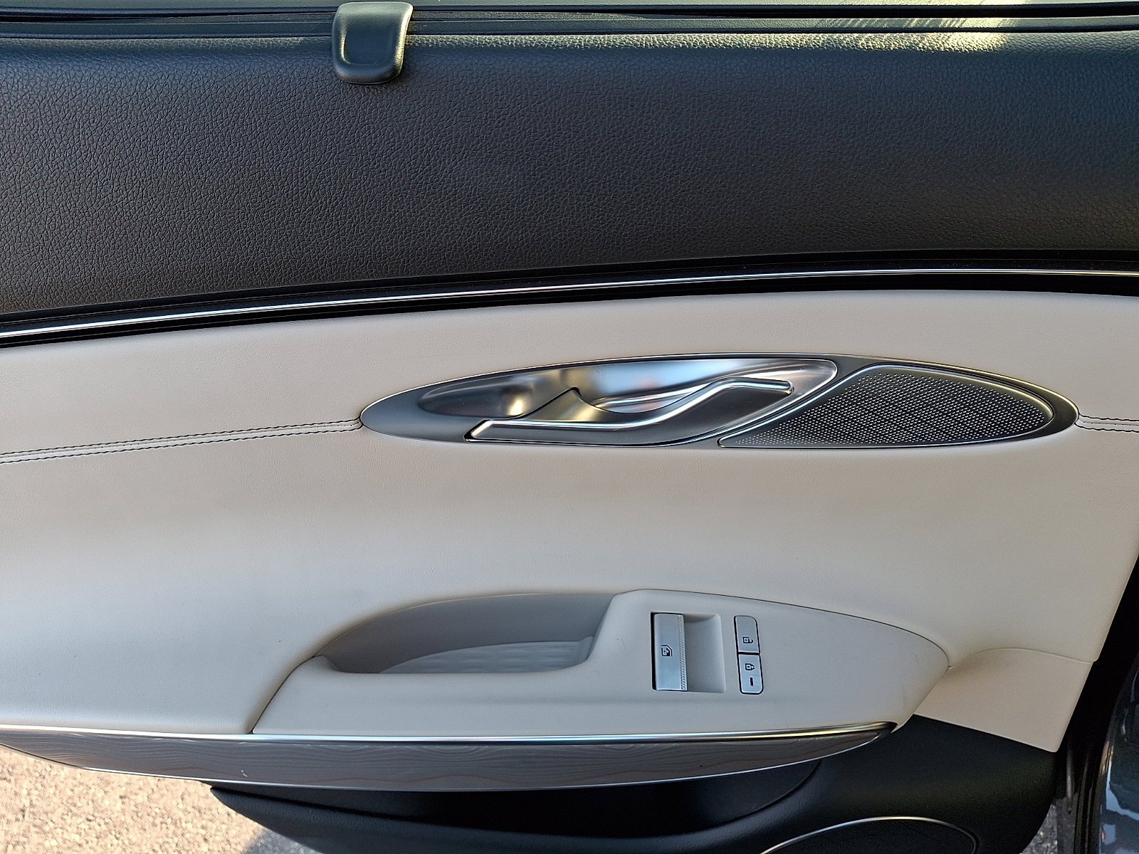 Certified 2022 Genesis GV70 2.5T w/ Advanced Package image 12