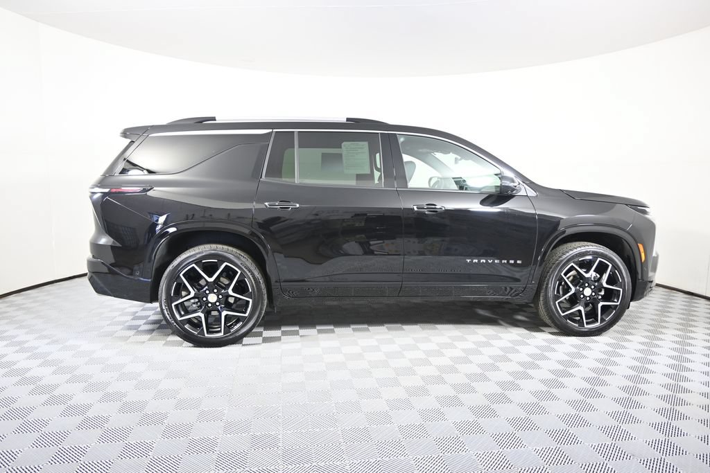 Used 2026 Chevrolet Traverse High Country w/ LPO, Floor Liner Package AWD/4WD image 7