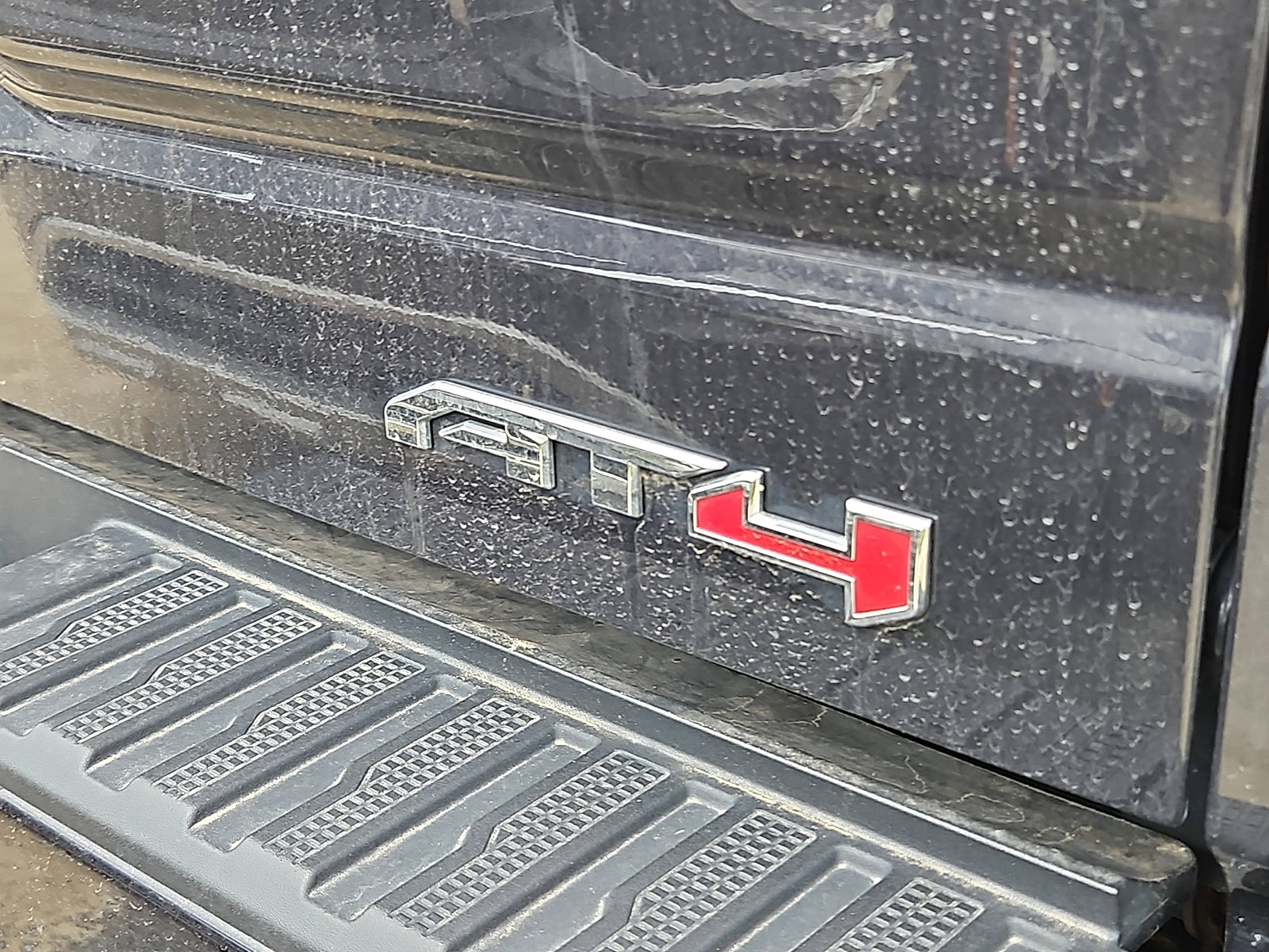 Used 2024 GMC Sierra 1500 AT4 w/ AT4 Premium Package AWD/4WD image 9