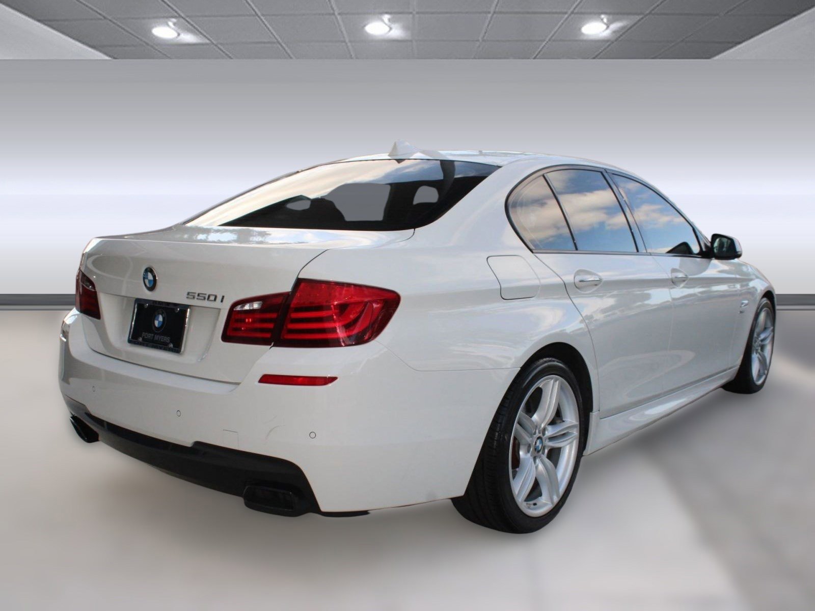 Used 2012 BMW 550i xDrive 550i xDrive image 9