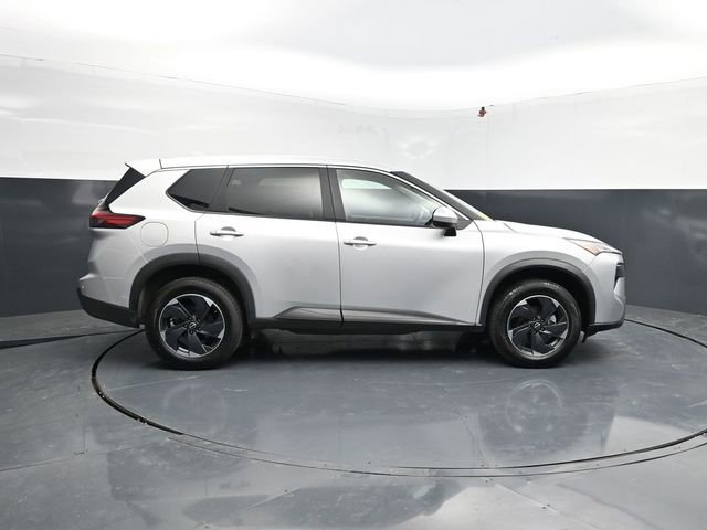 Used 2025 Nissan Rogue SV AWD/4WD image 11