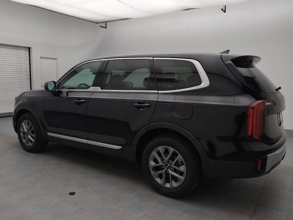 Used 2023 Kia Telluride LX FWD image 3