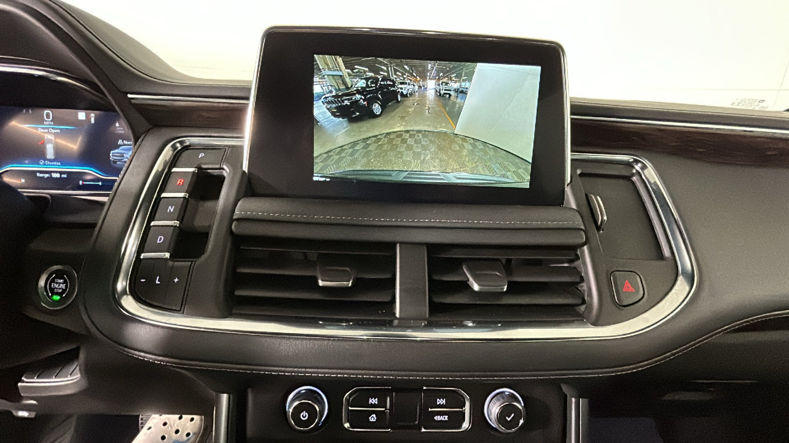 Used 2022 Chevrolet Suburban LT AWD/4WD image 29