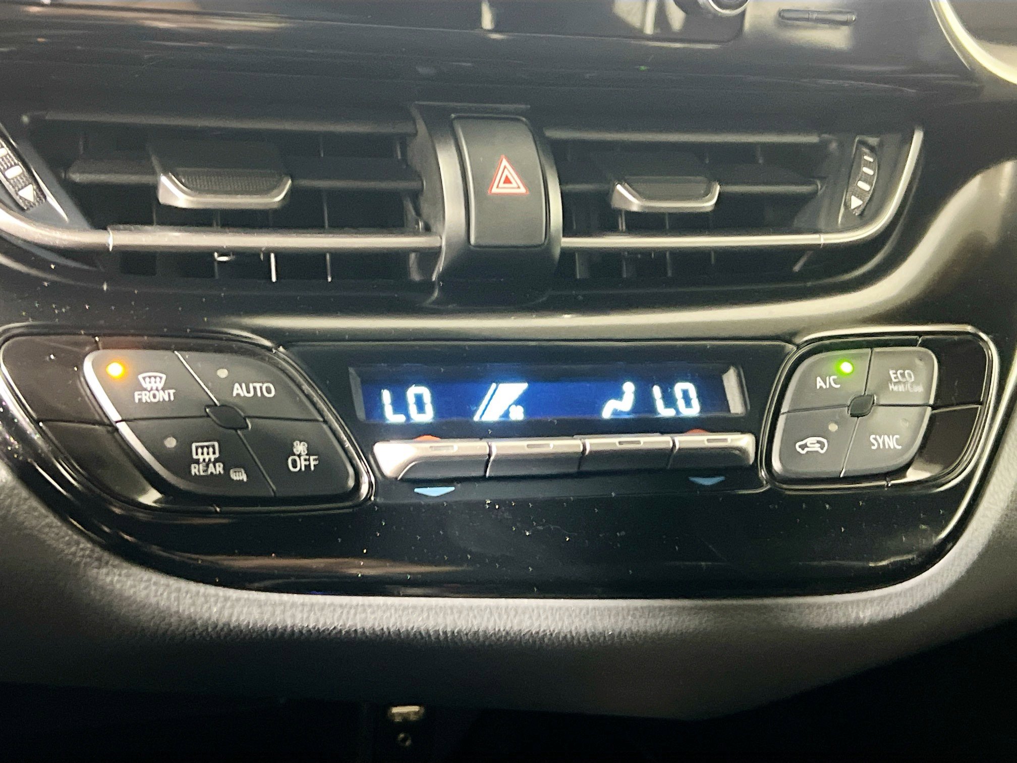 Used 2019 Toyota C-HR XLE image 26