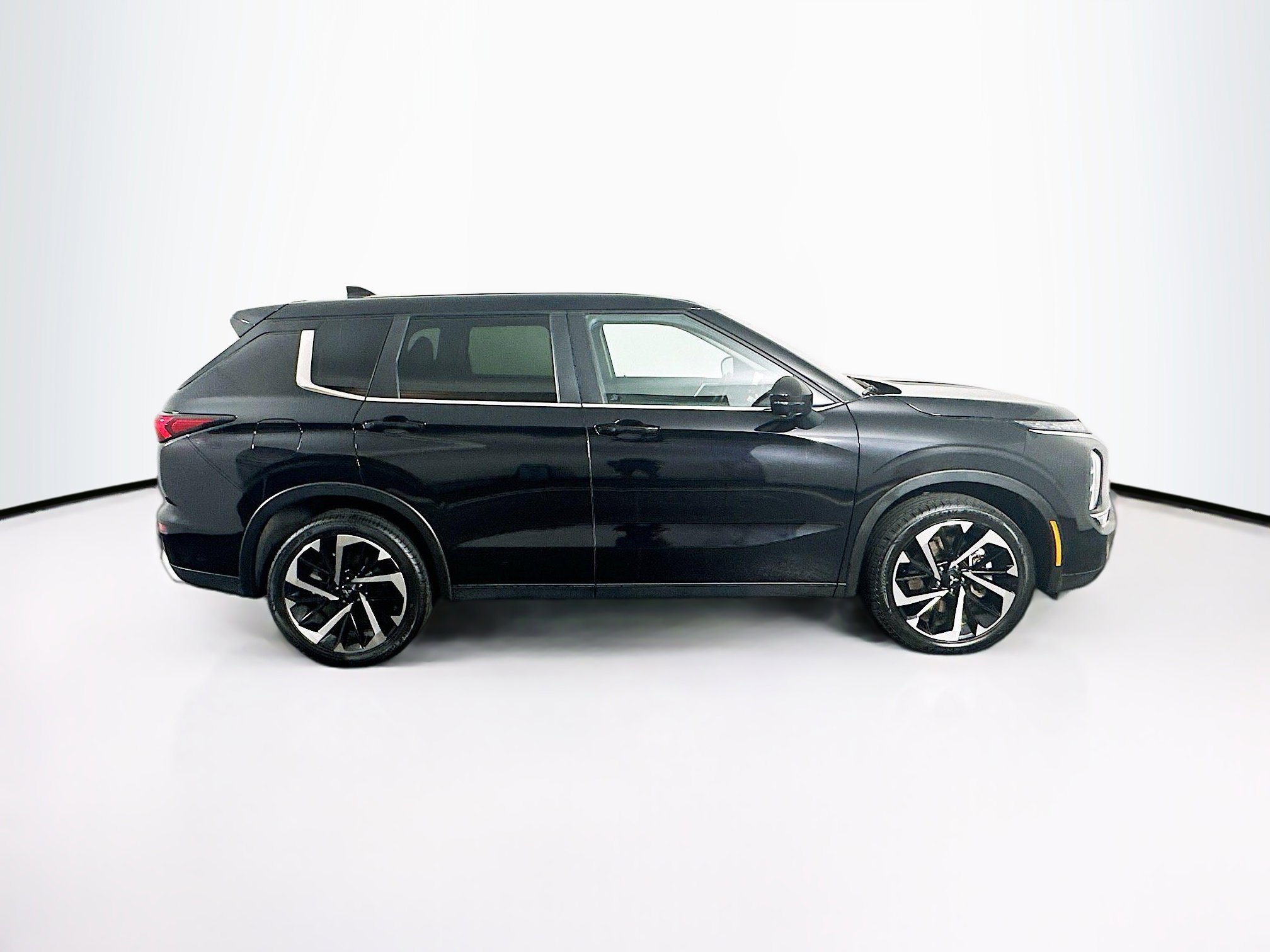 Used 2024 Mitsubishi Outlander SE FWD image 10