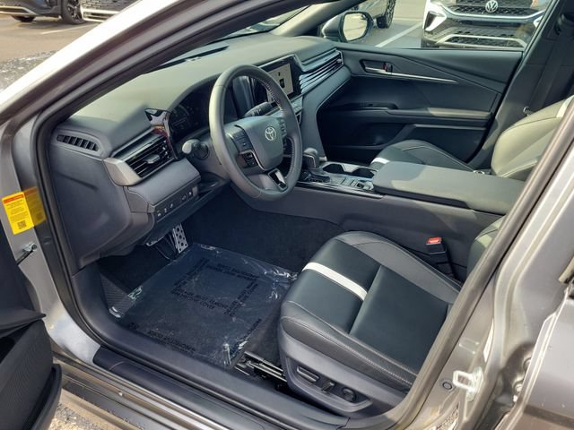Used 2025 Toyota Camry SE FWD image 16