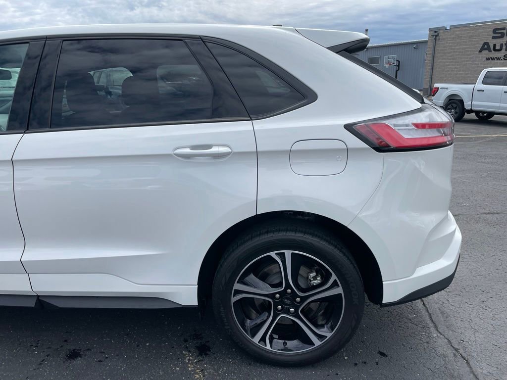 Used 2023 Ford Edge ST w/ Cargo Accessory Package AWD/4WD image 27
