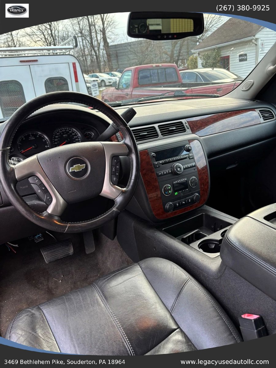 Used 2013 Chevrolet Suburban LT image 45