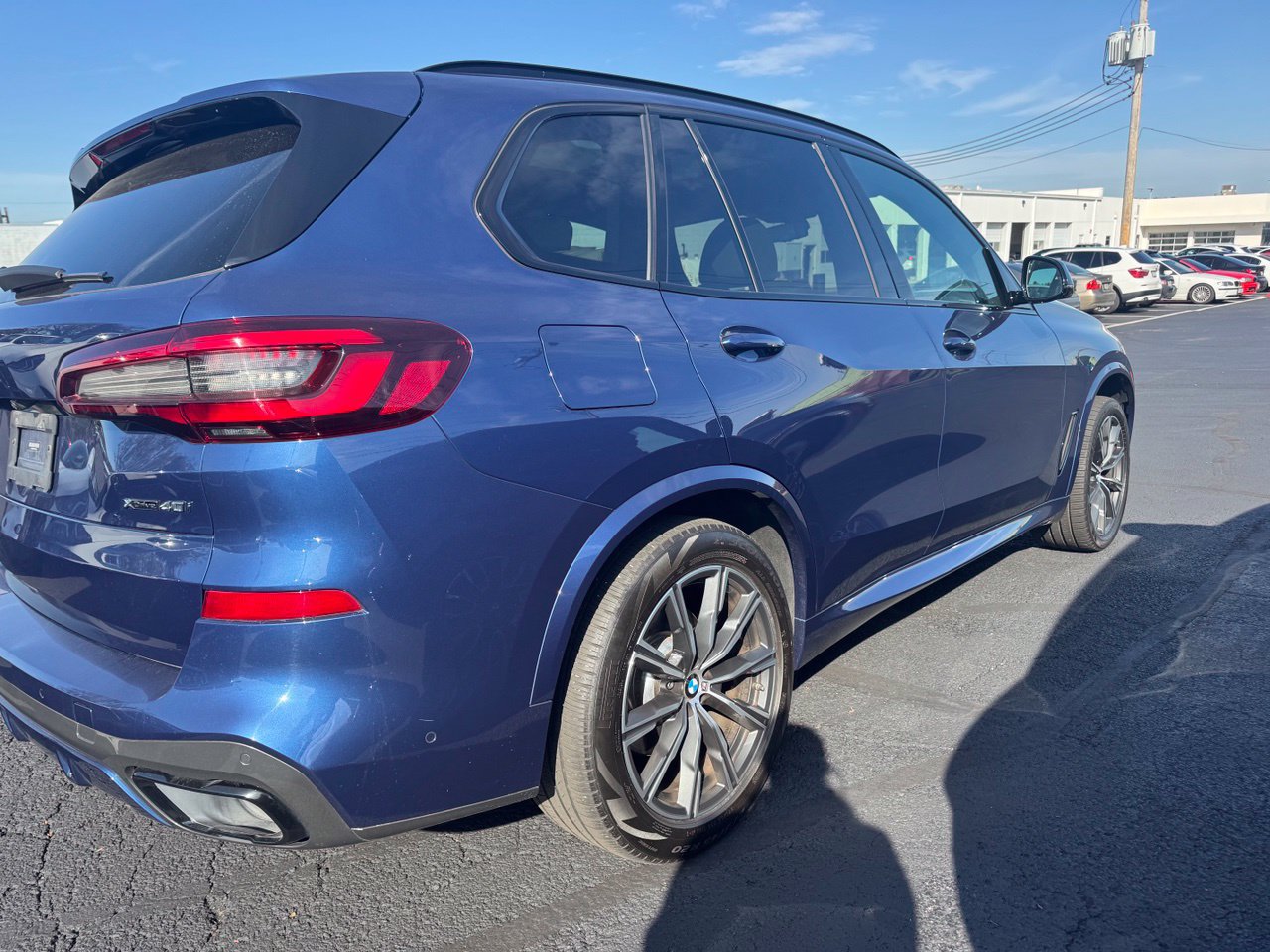 Used 2021 BMW X5 xDrive40i w/ M Sport Package AWD/4WD image 2