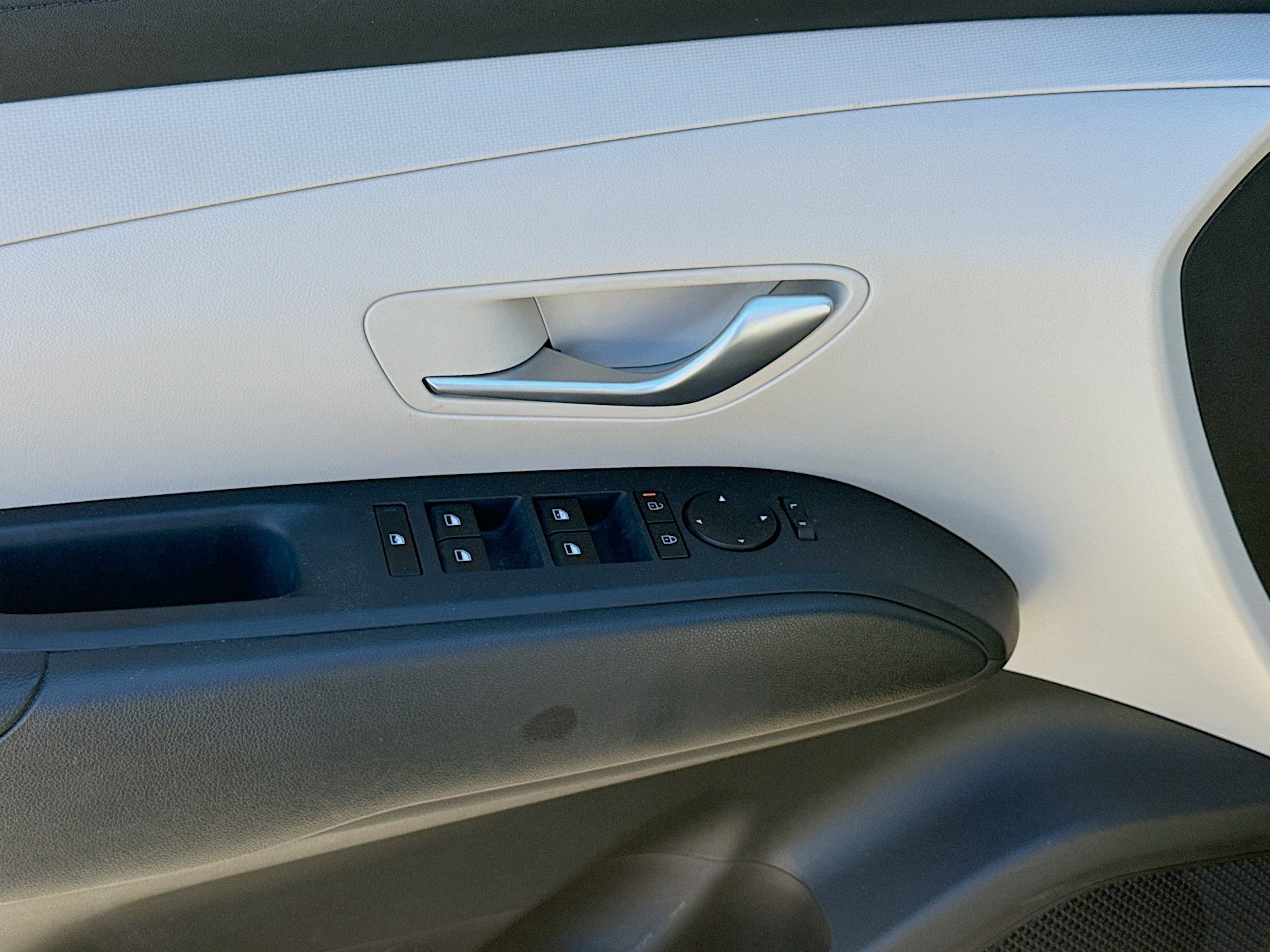 Used 2025 Hyundai Tucson SE image 14