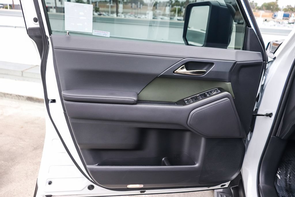 Used 2025 Lexus GX 550 AWD/4WD image 25