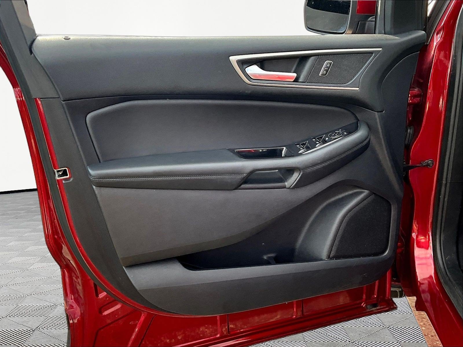 Used 2019 Ford Edge SEL w/ Equipment Group 201A AWD/4WD image 20