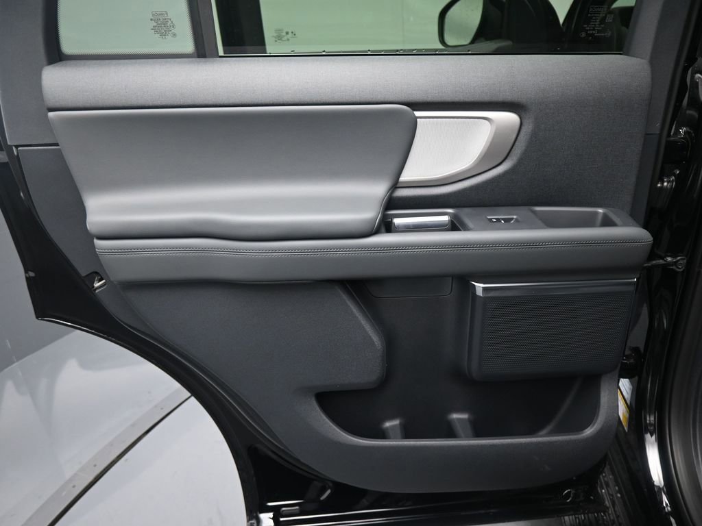 New 2026 Ford Expedition Active image 8