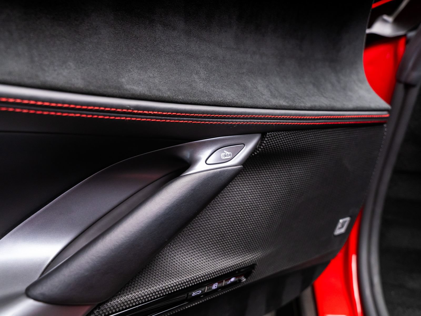 Used 2021 Ferrari SF90 Stradale AWD/4WD image 91