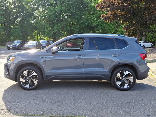Certified 2024 Volkswagen Taos SE w/ Panoramic Sunroof Package AWD/4WD image 6