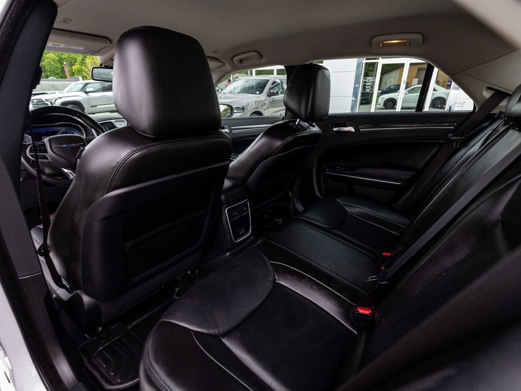 Used 2021 Chrysler 300 Touring L AWD/4WD image 27